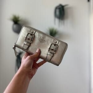 Vintage Coach Wallet Silver Soho Zoe Metallic Zip Around